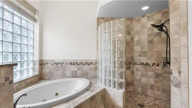 Listing Photo 21