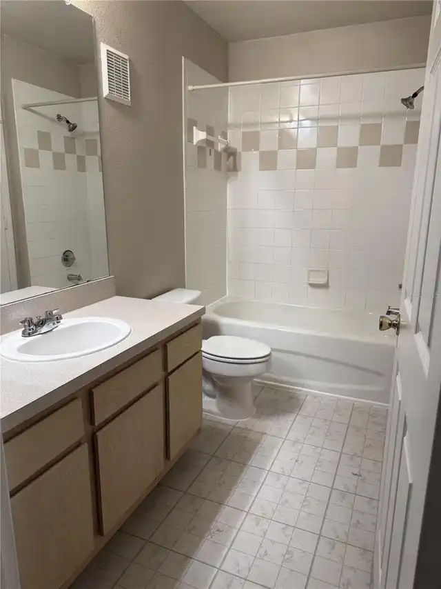 Listing Photo 12