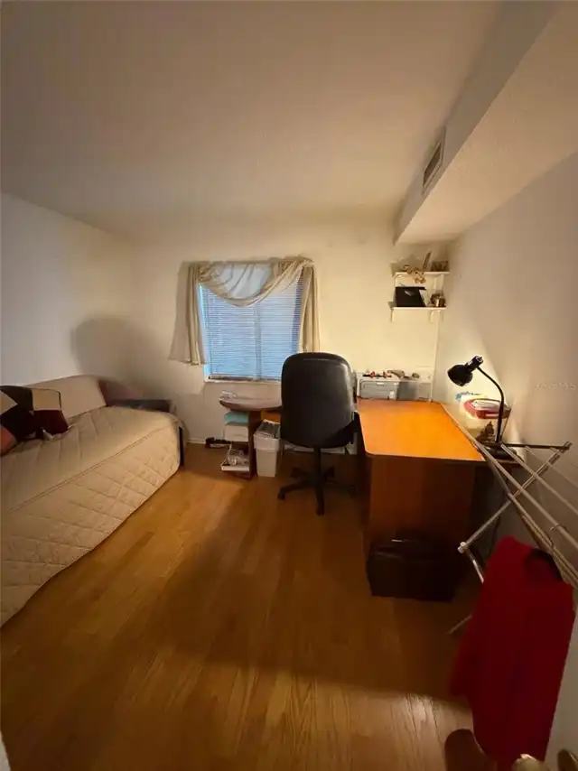 Listing Photo 16
