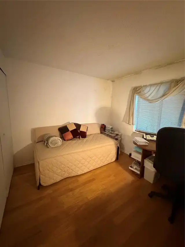 Listing Photo 17