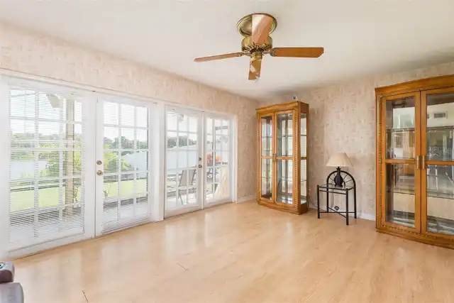 Listing Photo 16