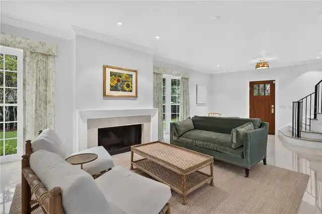 Listing Photo 10