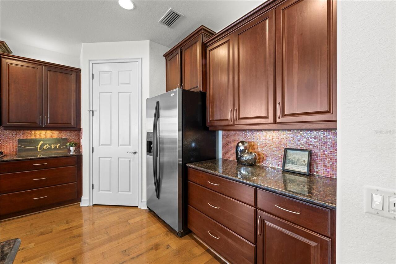 Listing Photo 9