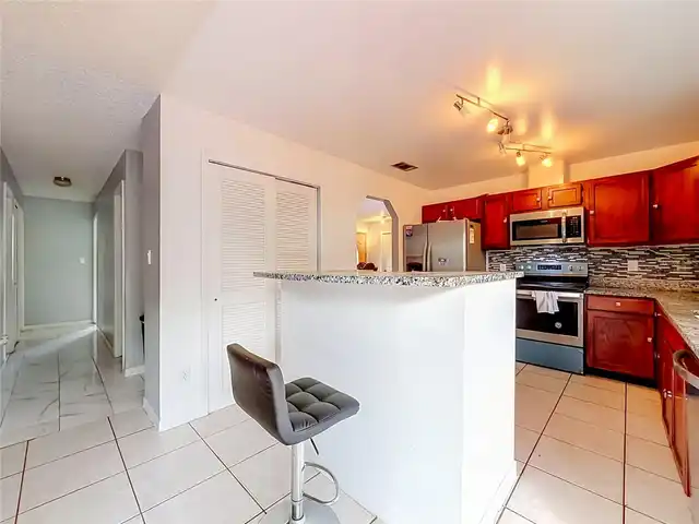 Listing Photo 16