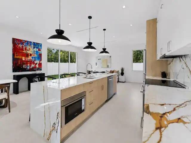 Listing Photo 9