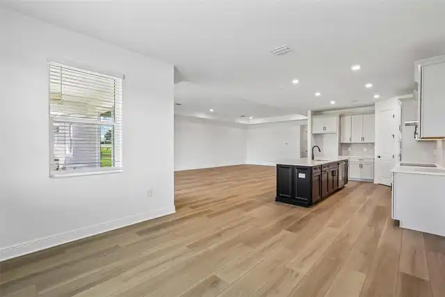 Listing Photo 14