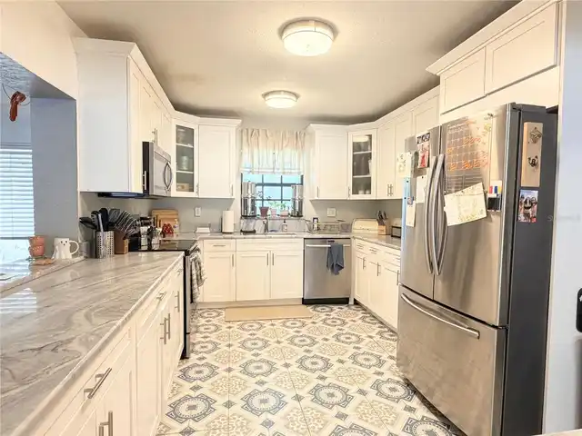 Listing Photo 11