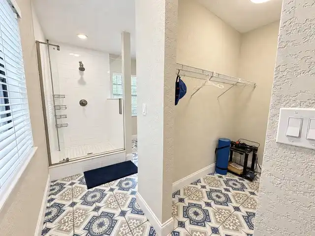 Listing Photo 17