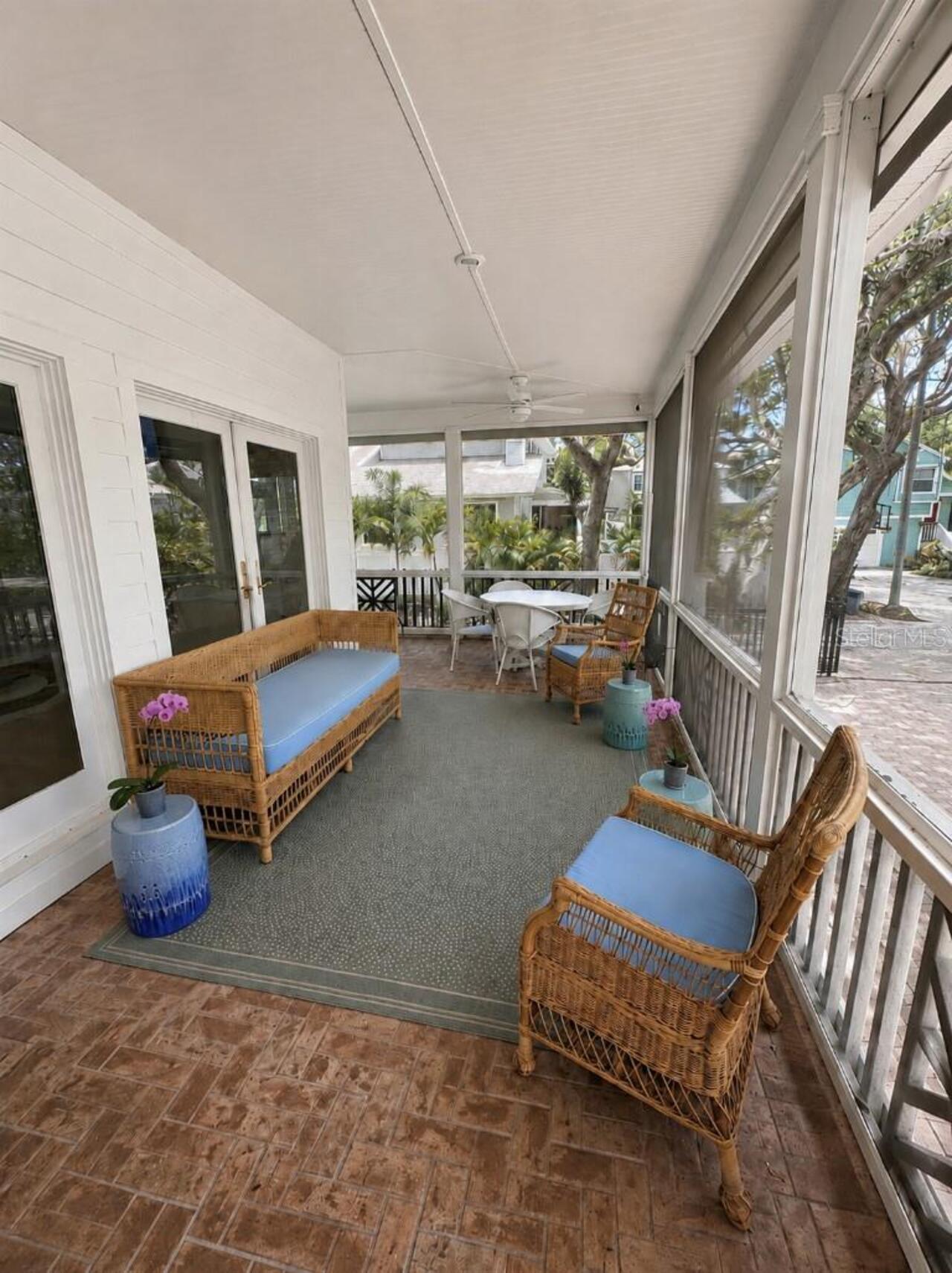 Listing Photo 12
