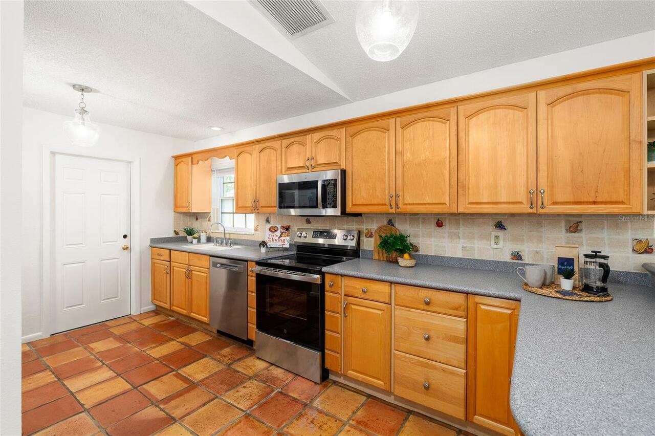 Listing Photo 15
