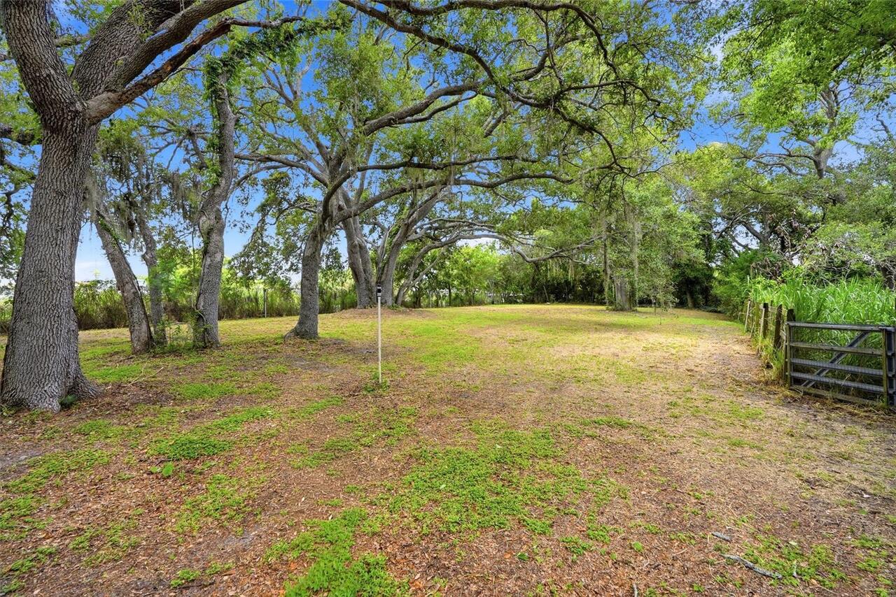 Listing Photo 37