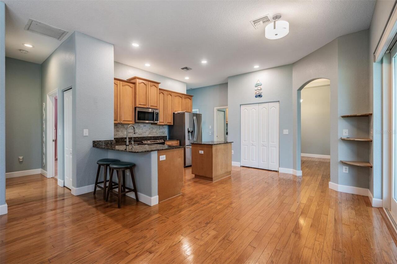 Listing Photo 11