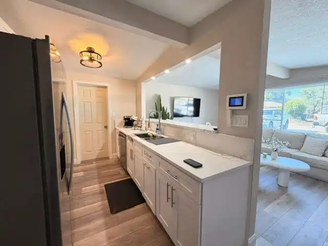 Listing Photo 11