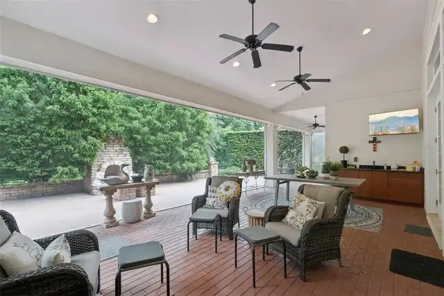 Listing Photo 32