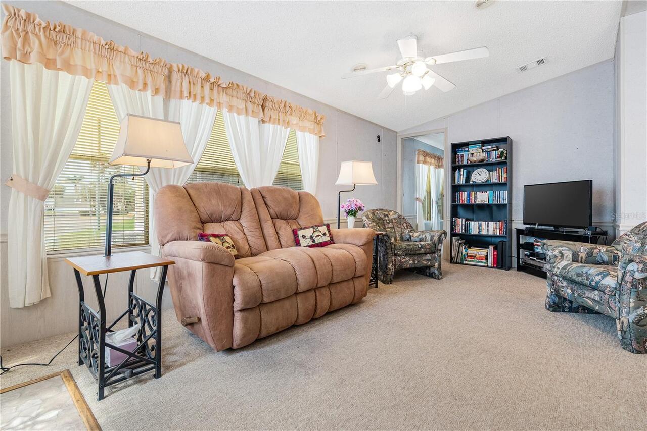 Listing Photo 11