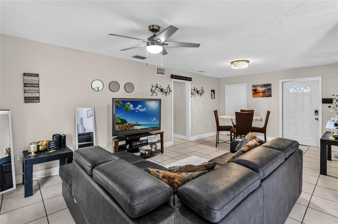 Listing Photo 11