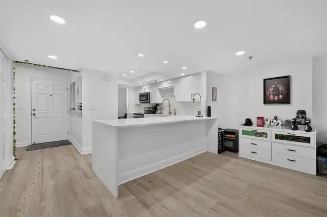 Listing Photo 8