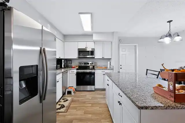 Listing Photo 10