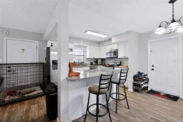 Listing Photo 11