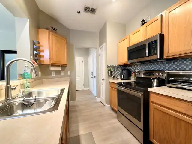 Listing Photo 11