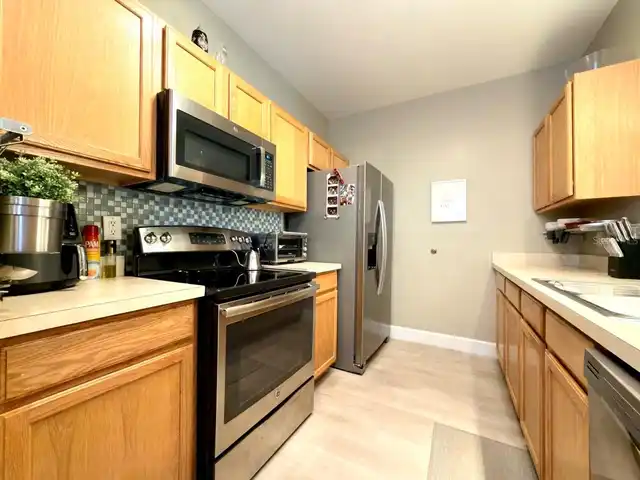 Listing Photo 12