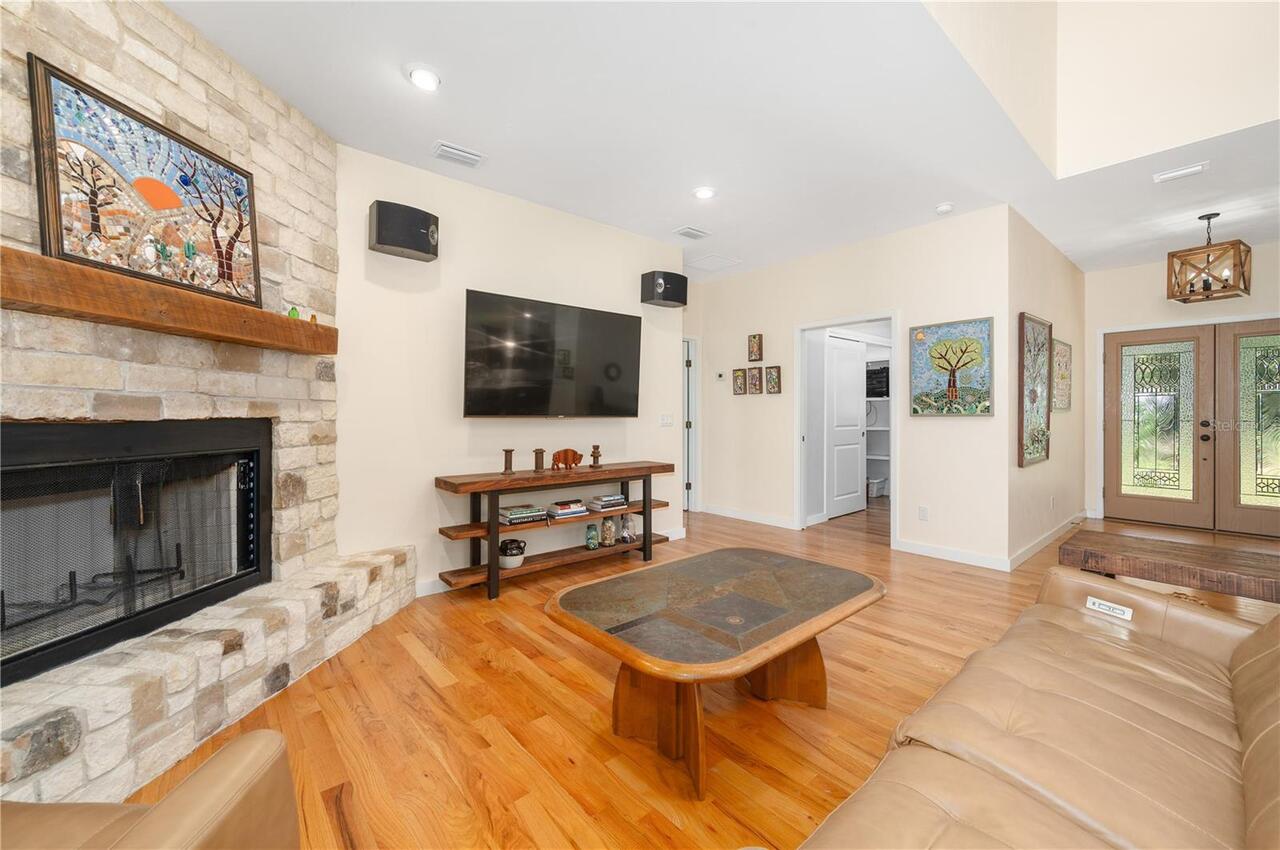 Listing Photo 8