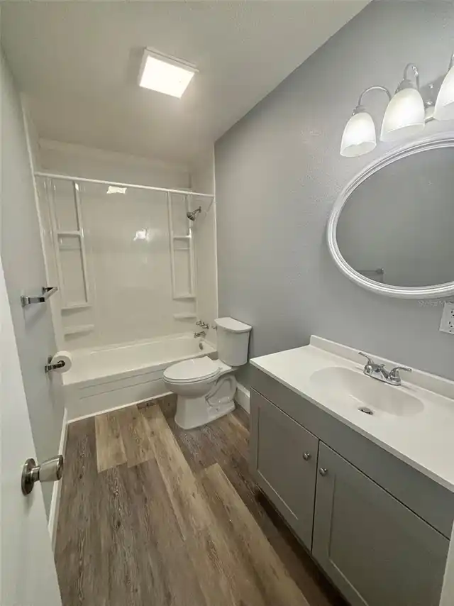 Listing Photo 9