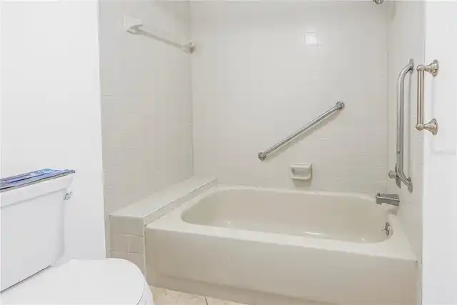 Listing Photo 14