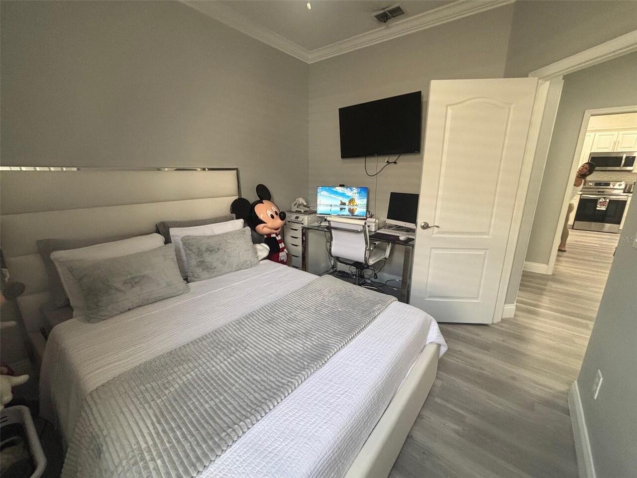 Listing Photo 10