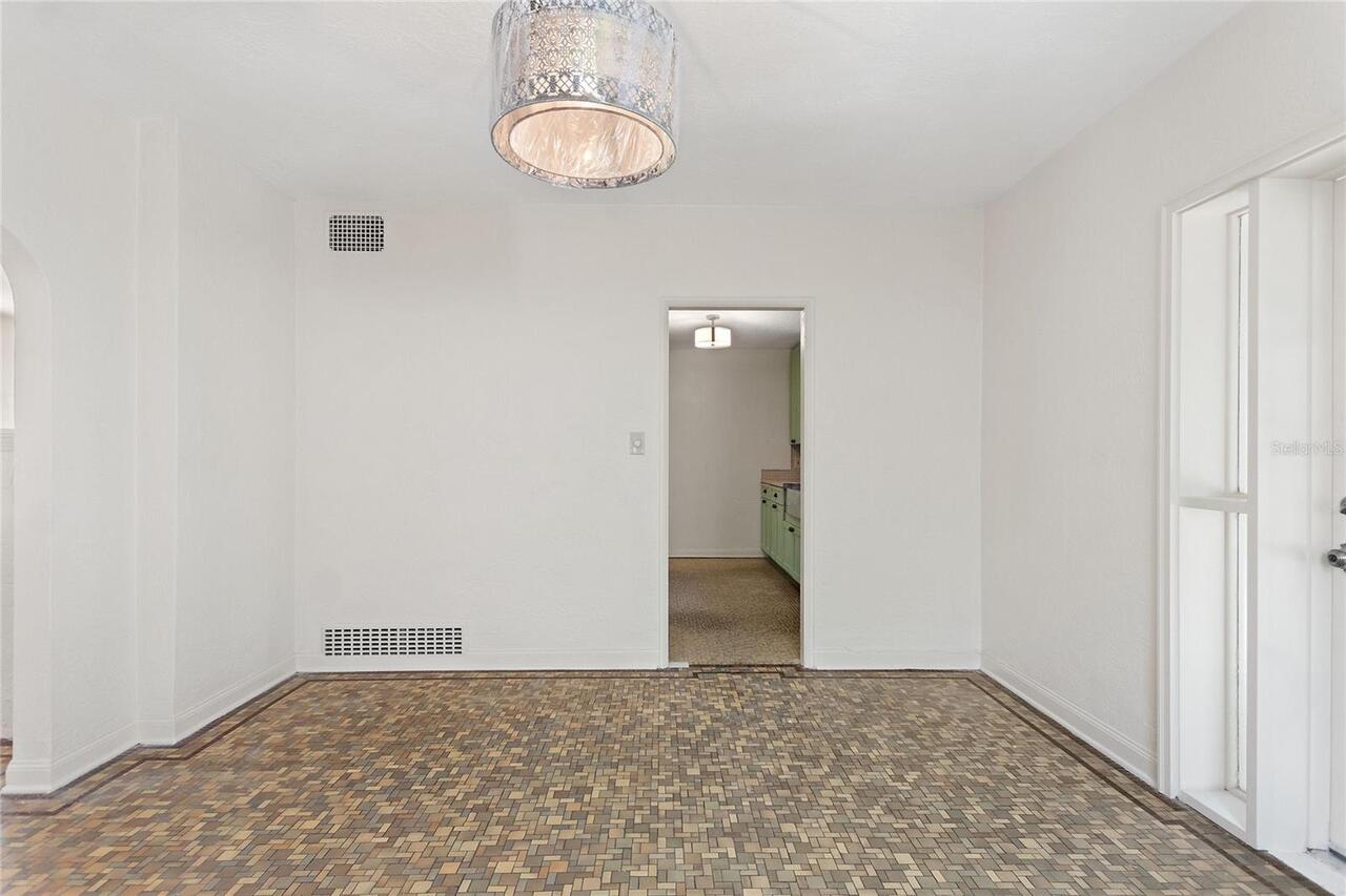 Listing Photo 10