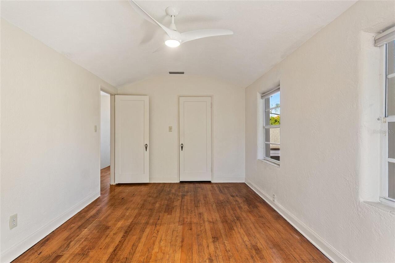 Listing Photo 12