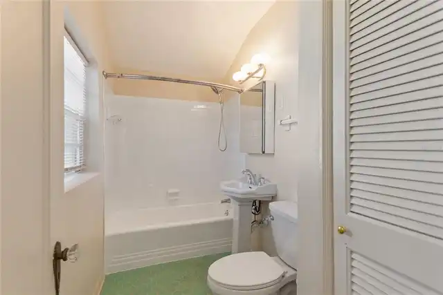 Listing Photo 15