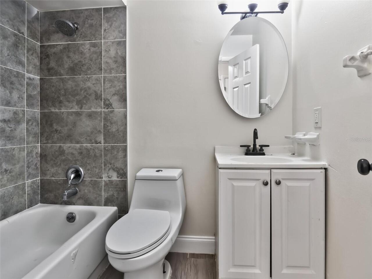 Listing Photo 12