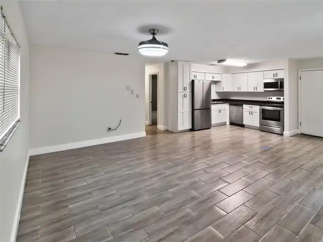 Listing Photo 7