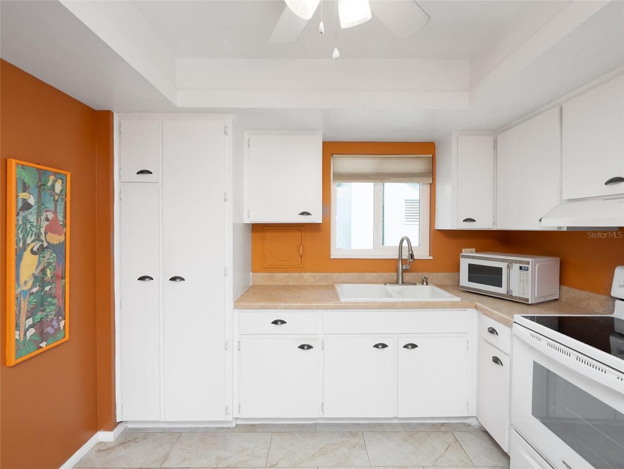 Listing Photo 12
