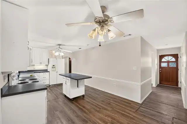 Listing Photo 9