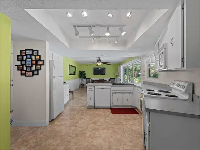 Listing Photo 7