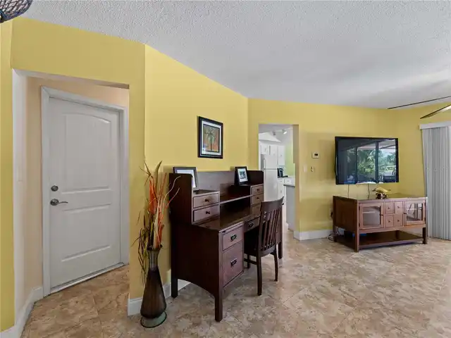 Listing Photo 14