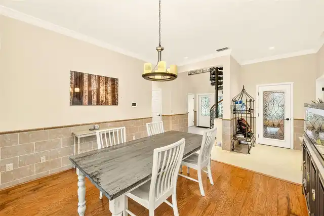 Listing Photo 24
