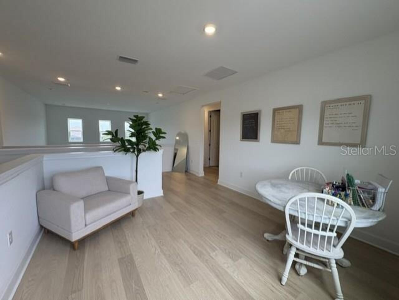 Listing Photo 12