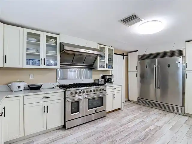 Listing Photo 15