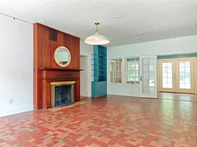 Listing Photo 9