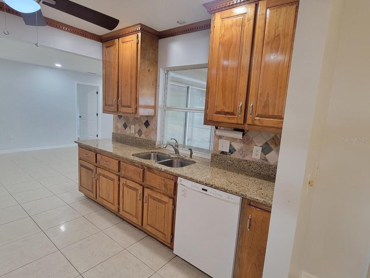 Listing Photo 12