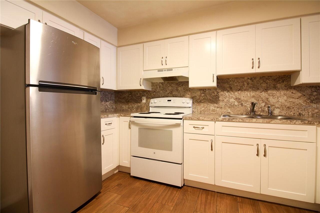 Listing Photo 8