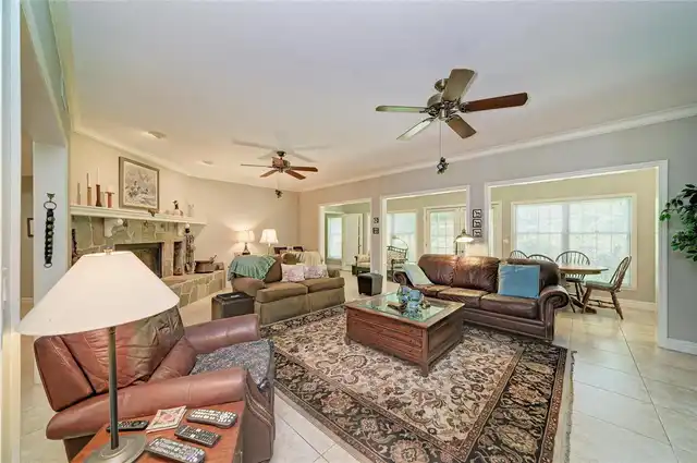 Listing Photo 14