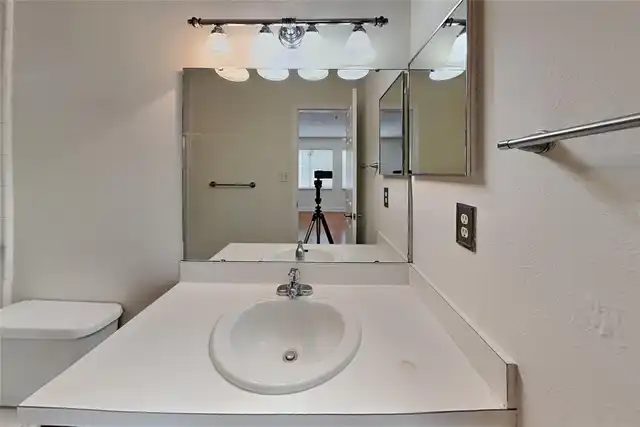 Listing Photo 10