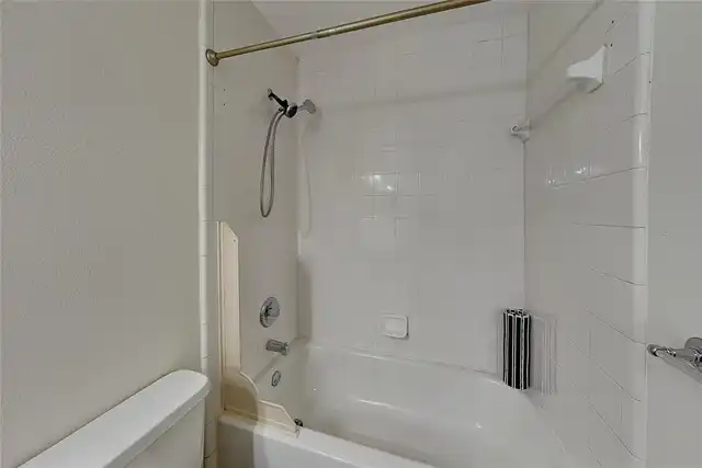 Listing Photo 17