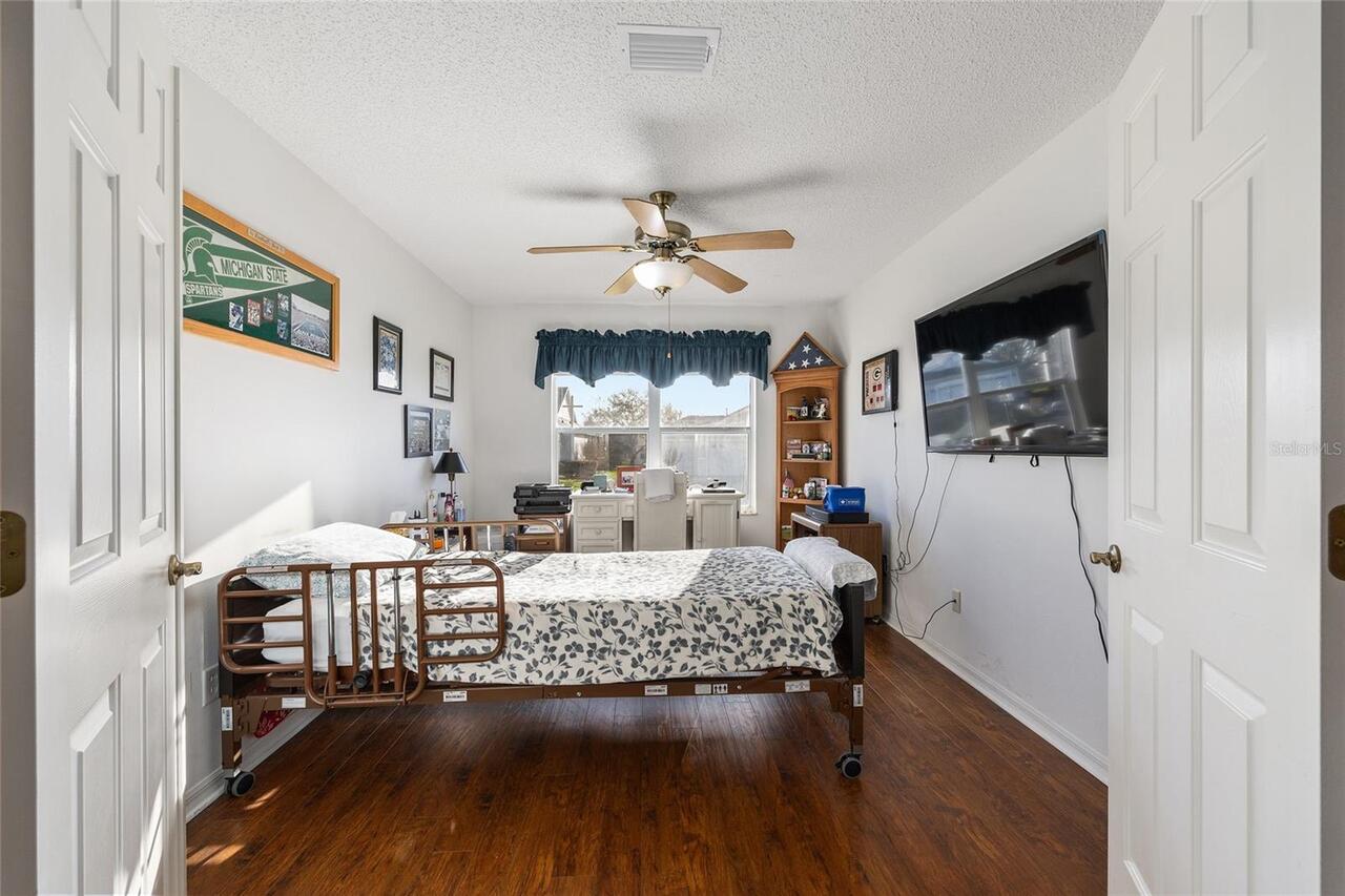 Listing Photo 12