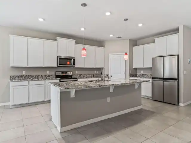 Listing Photo 10