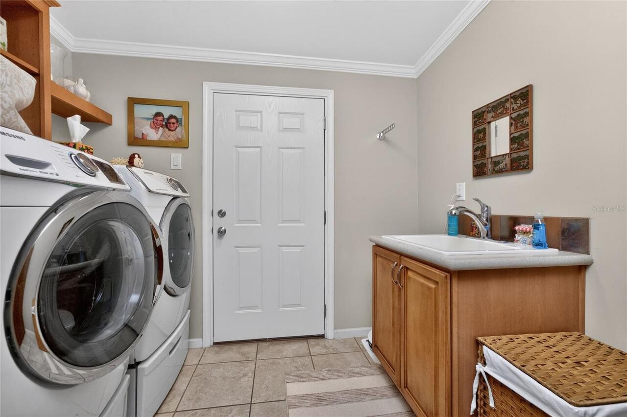 Listing Photo 11